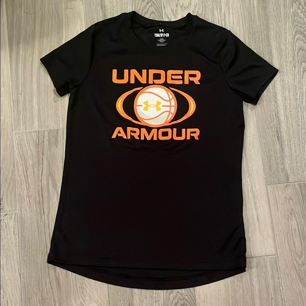 Under Armour Boys Black and Orange T-Shirt Size: S
